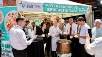 Mustafa Bozbey'den Karacabey'de vatandaşlara aşure ikramı