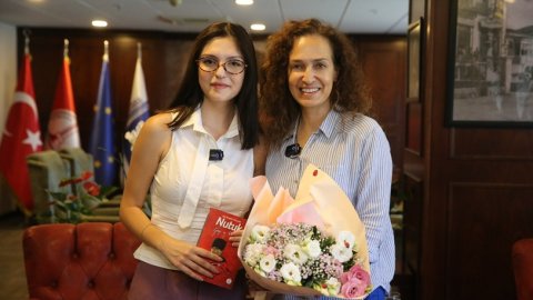 Genç hukukçudan Karşıyaka Belediye Başkanı Yıldız Ünsal’a teşekkür ziyareti