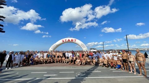 7. Büyükçekmece Körfezi Yüzme Maratonu nefesleri kesti