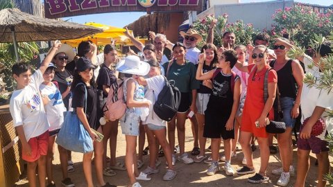Güzelbahçe Belediyesi’nden çocuklara yaz kampı hediyesi