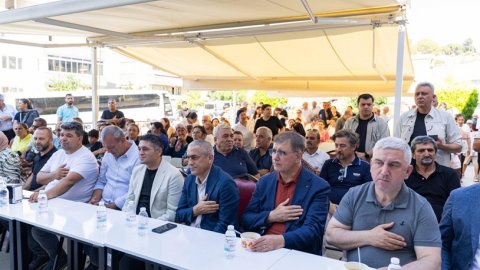İzmir Büyükşehir Belediye Başkanı Cemil Tugay Aliağa’da aşure lokmasına ortak oldu