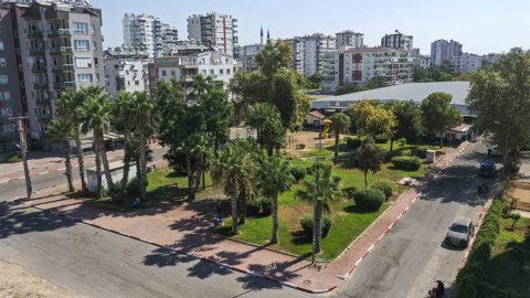 Ferdi Zeyrek’in adı Muratpaşa’da bir parkta yaşatılacak