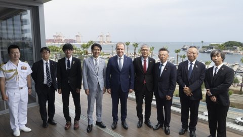 Vahap Seçer Japon heyetini konuk etti