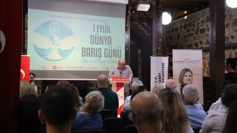 İzmit Belediyesi, Dünya Barış Günü’nü sanatla kutladı