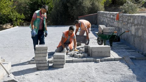 Kuşadası Belediyesi'nden Kadınlar Denizi'ne yeni bir park daha