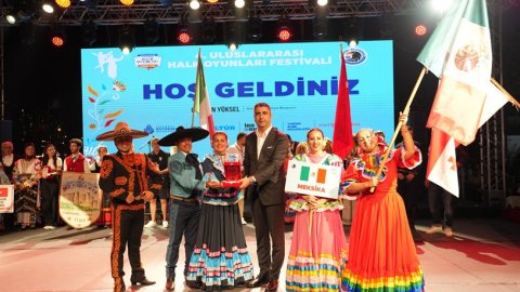 Kartal Belediyesi’nin 4. Uluslararası Halk Oyunları Festivali görkemli finalle taçlandı