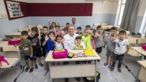 1. sınıf öğrencilerinin ilk çantası Mersin Büyükşehir Belediyesi'nden
