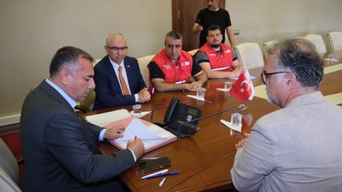 Adana Büyükşehir Belediyesi'nden Gazze'ye 10 milyon TL'lik yardım