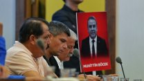 Muhittin Böcek'ten Konyaaltı Belediye Meclisi'ne anlamlı mesaj