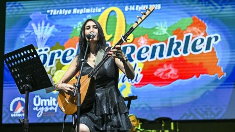 9. Yöreler Renkler Festivali’nde Neşet Ertaş'ın türküleri seslendirildi