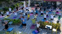 Kuşadası Belediyesi'nin ücretsiz pilates dersleri başladı