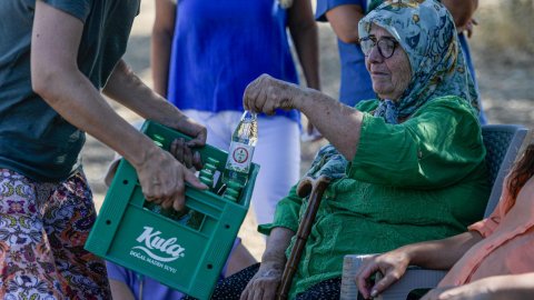İzmir Büyükşehir Belediyesi’nin fide desteği sıfır şekerli gazoza dönüştü