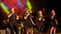 Balıkesir Büyükşehir Belediyesi MOD10 Gençlik Orkestrası'ndan Altınova’da kurtuluş coşkusu