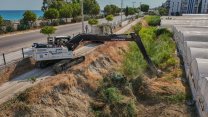 Antalya Büyükşehir Belediyesi'nden yağmur sezonu öncesi hat temizliği çalışması