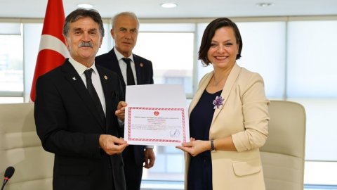 TEMAD’dan Helil Kınay’a onursal üyelik beratı