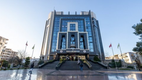 Buca Belediyesi'nde eylem sona erdi, çöp kamyonları sahaya çıktı