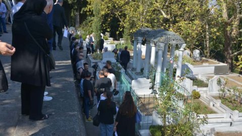 Bursa Büyükşehir Belediyesi'nden Zeki Müren anması