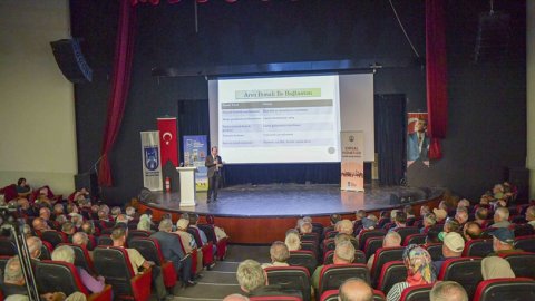 Ankara Büyükşehir Belediyesi'nden üreticilere Arılarda Sonbahar Bakımı ve Kışlatma Eğitimi