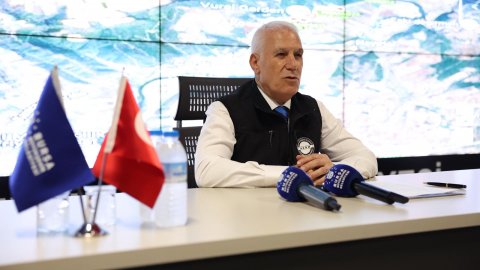 Mustafa Bozbey: Yangına karşı yoğun bir mücadele başlatıldı