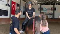 Balıkesir Büyükşehir Belediyesi 65 özel bireyi hipoterapiyle buluşturdu