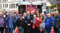 İETT'den Dünya Yaşlılar Günü'nde anlamlı ziyaret