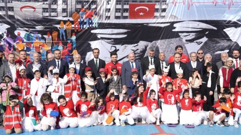 Kartal Belediyesi ‘Kızılay Haftası'nı öğrenci etkinliği ile kutlandı
