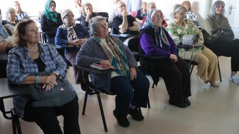 Konak Belediyesi'nden Alzheimer, Demans ve Sağlıklı Yaş Alma semineri