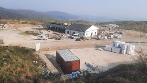 İzmit Belediyesi Dost Pati Yaşam Alanı’nda enerji hattı çalışmalarına başladı