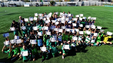 Bornovalı minikler 10 Kasım anısına mücadele etti