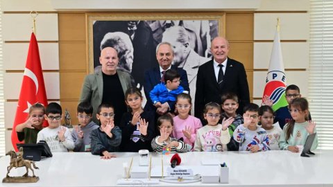 Kepez Belediyesi okullarda göz sağlığı taraması yaptı; 100 çocuğa ücretsiz gözlük  