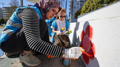 Buca Belediyesi ile İzmir Doğaseverler gönüllülerinden doğa için temizlik çalışması