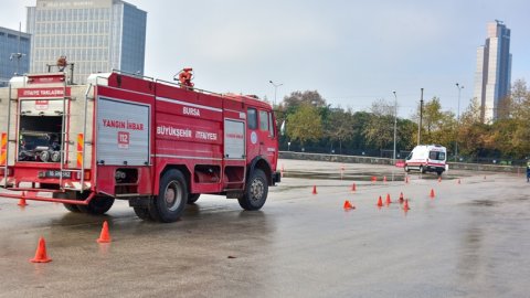 Bursa Büyükşehir'den şoförlere, defansif ve ileri sürüş teknikleri eğitimleri