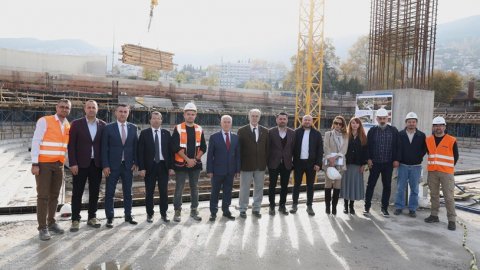 Bursa Büyükşehir Belediyesi Atatürk Spor Salonu’nda inşaata tüm hızıyla devam ediyor