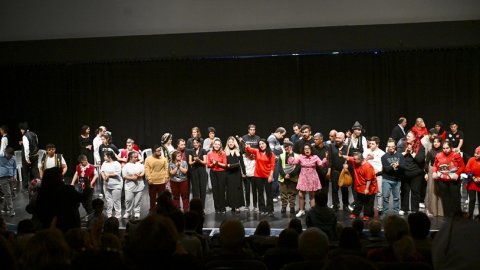 Muratpaşa Belediyesi Engelsiz Kafe’nin özel çocuklarından özel gösteri