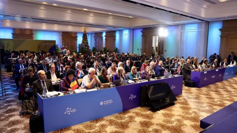 Muratpaşa Belediyesi Avrupa Belediyeler ve Bölgeler Konseyi'nin Liderler Zirvesi’ne katıldı