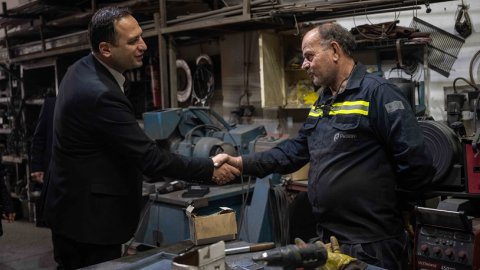 Bornova Belediye Başkanı Ömer Eşki Çamdibi’nde saha mesaisinde