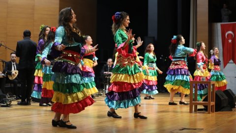 Bursa Büyükşehir Belediyesi'nden Balkan ve Roman Gecesi