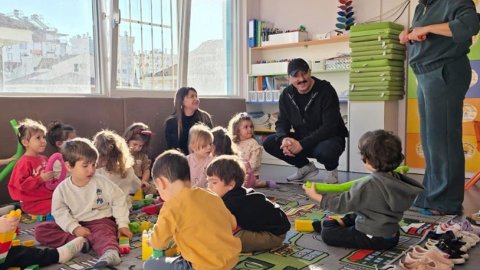 Cem Kotan, Konyaaltı Belediyesi Uncalı Kreş ve Gündüz Bakımevi’ni ziyaret etti