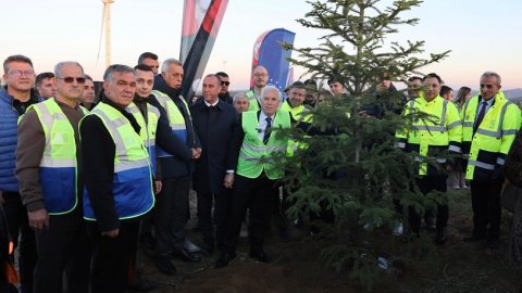 Bursa Büyükşehir Belediyesi 15 bin 28 fidanı toprakla buluşturdu