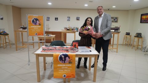 Şair Ezgi Güneş’in 'Güneşin Ezgisi' kitabı Kartal’da okurlarıyla buluştu