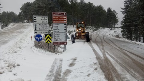 Bursa Büyükşehir Belediyesi'nden karla mücadelede yoğun mesai
