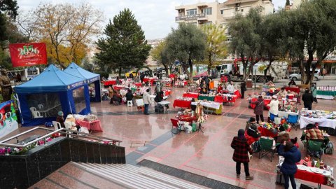Buca Belediyesi’nin yeni yıl pazarına yoğun ilgi
