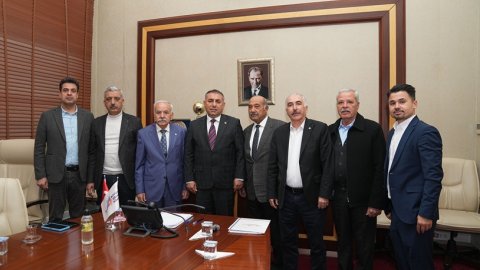 Adana Büyükşehir Belediyesi'nden ilk kez toplu taşıma esnafına promosyon desteği