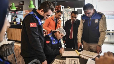 Ankara Büyükşehir Belediyesi zabıtasından yeni yıl öncesi geniş çaplı denetim