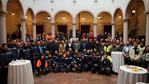 Ayvalık Belediyesi'nde yeni yılı kutlaması