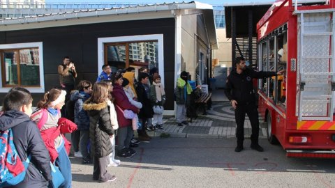 Kartal Belediyesi Afet İşleri Müdürlüğü ilkokul öğrencilerini ağırladı