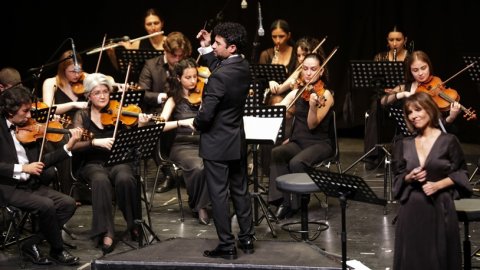 Bursa Büyükşehir Belediyesi'nden Nazım Hikmet anması