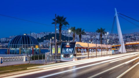 İzmir'de ulaşımda tek bilet uygulamasında vatandaşlardan 2 milyar TL'lik tasarruf