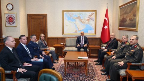 CHP'den Tom Barrack ile Bakan Güler'in oturma düzenine tepki