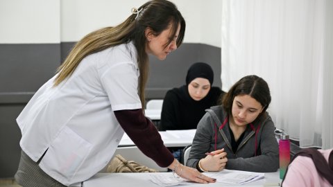 Bornova Belediyesi’nin ilçedeki öğrencilere ücretsiz eğitim desteği